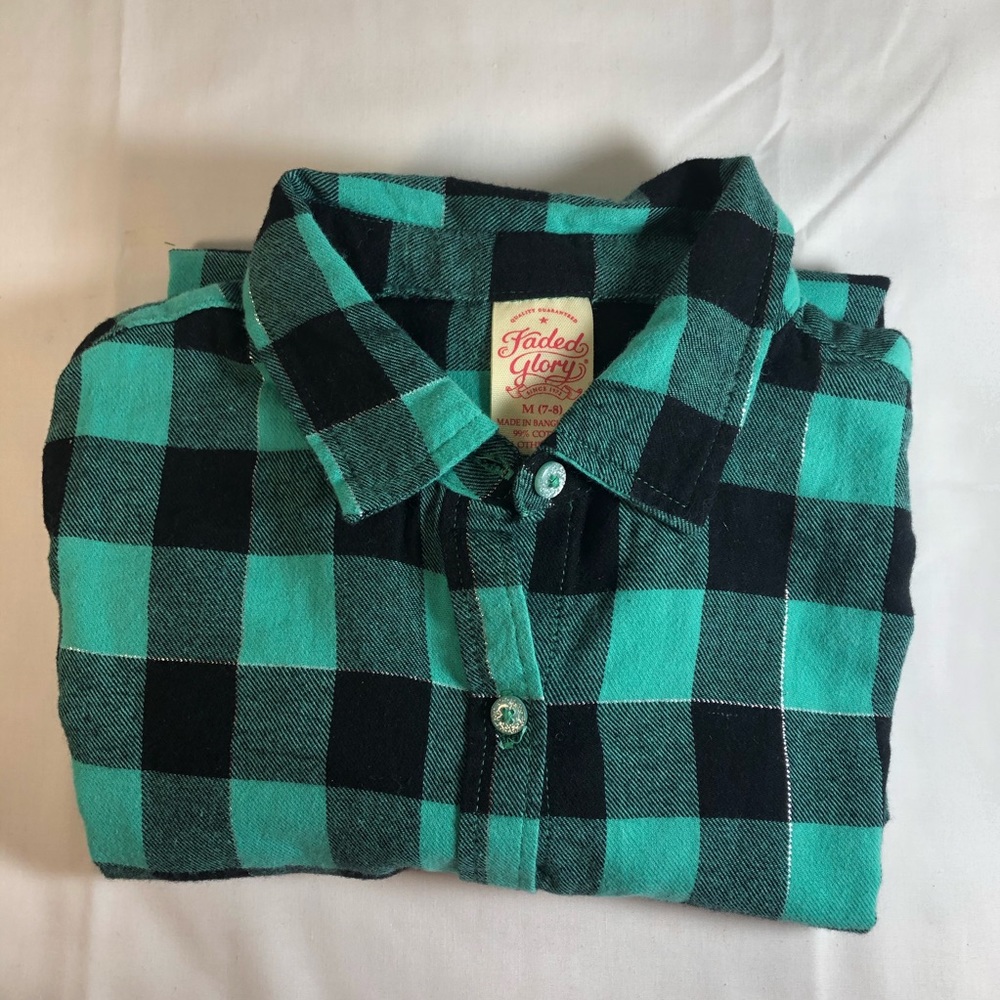 Girls shirt and mint green cropped jacket.